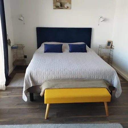 펜션 Maison Au Calme Avec Terrasse Et Parking Prive Proche Centre 캉