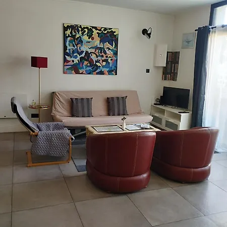 펜션 Maison Au Calme Avec Terrasse Et Parking Prive Proche Centre 캉